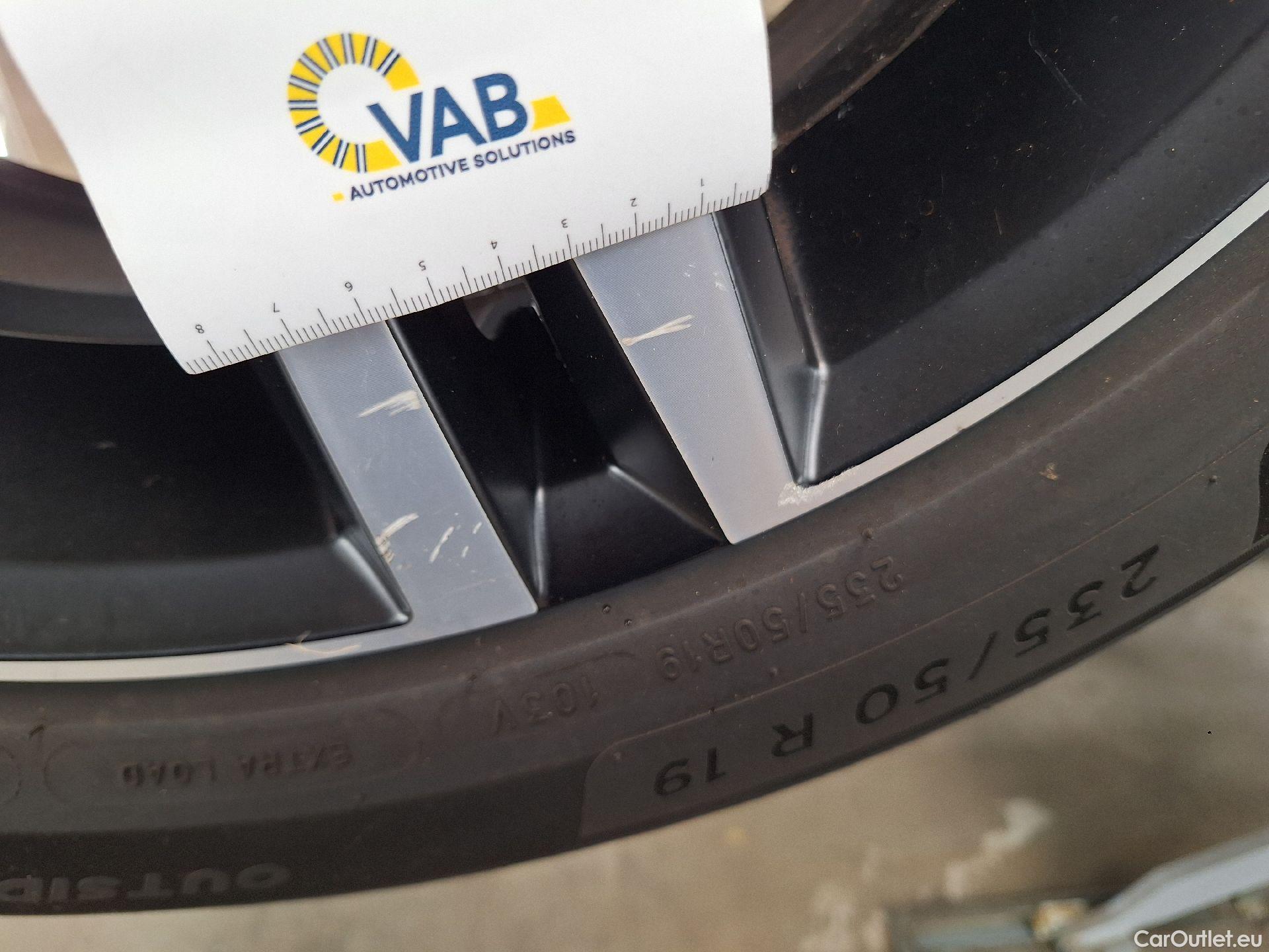  Volvo  XC 40 Volvo, XC40 '17, Volvo XC40 T5 Recharge Geartronic R-Design 5d #53