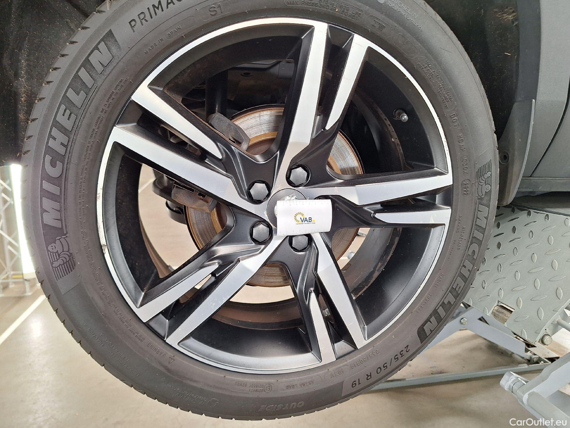  Volvo  XC 40 Volvo, XC40 '17, Volvo XC40 T5 Recharge Geartronic R-Design 5d #51