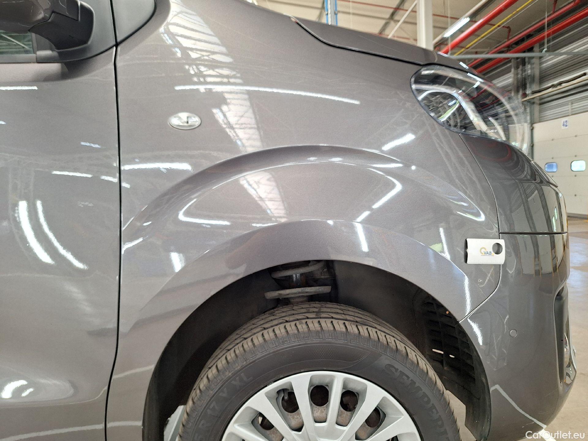 Toyota  Proace Toyota,  Verso '16, Toyota  Verso 1.5D 88kW MWB MPV 5d #38