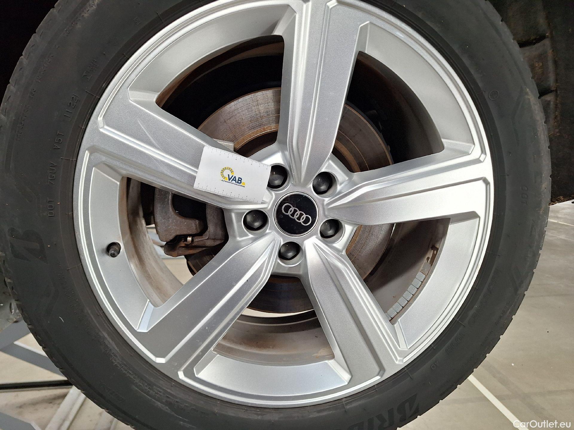  Audi  E-TRON Audi,  '19 BEV, Audi  50 Quattro Advanced 5d #40