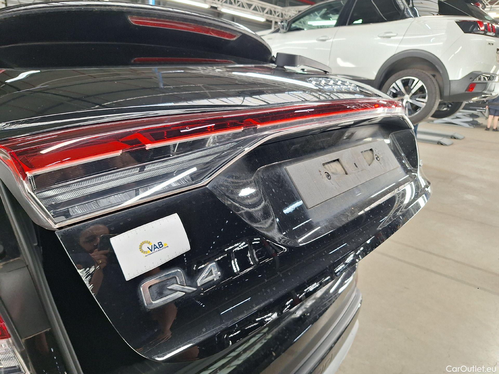  Audi  Q4 E-Tron Audi,  '21 BEV, Audi  40 e-tron Advanced 5d #5