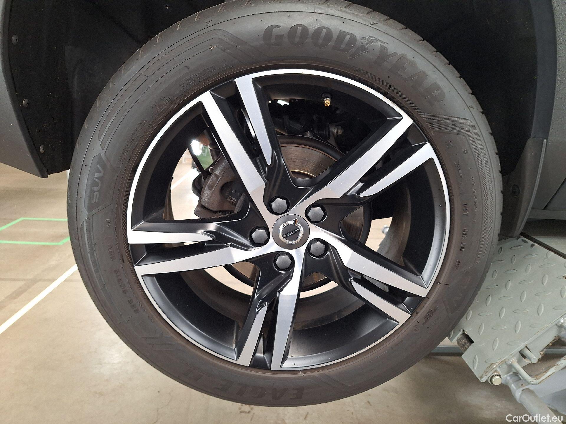  Volvo  XC 40 Volvo, XC40 '17, Volvo XC40 T3 R-Design Aut. 5d #3