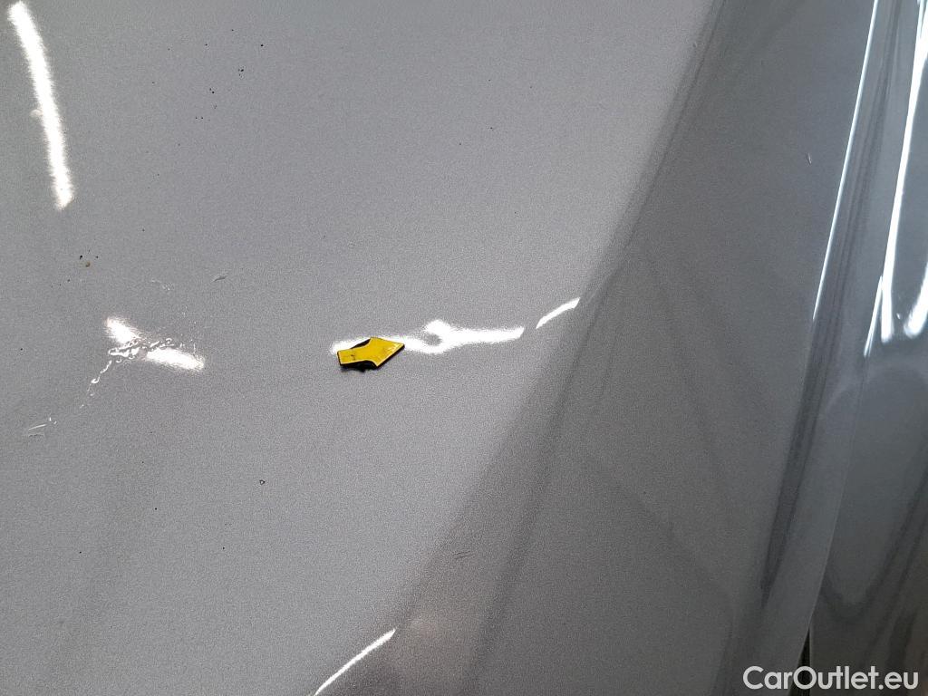  Peugeot  208 PEUGEOT  / 2019 / 5P / Berline Puretech 100 S&S EAT8 ALLURE #4