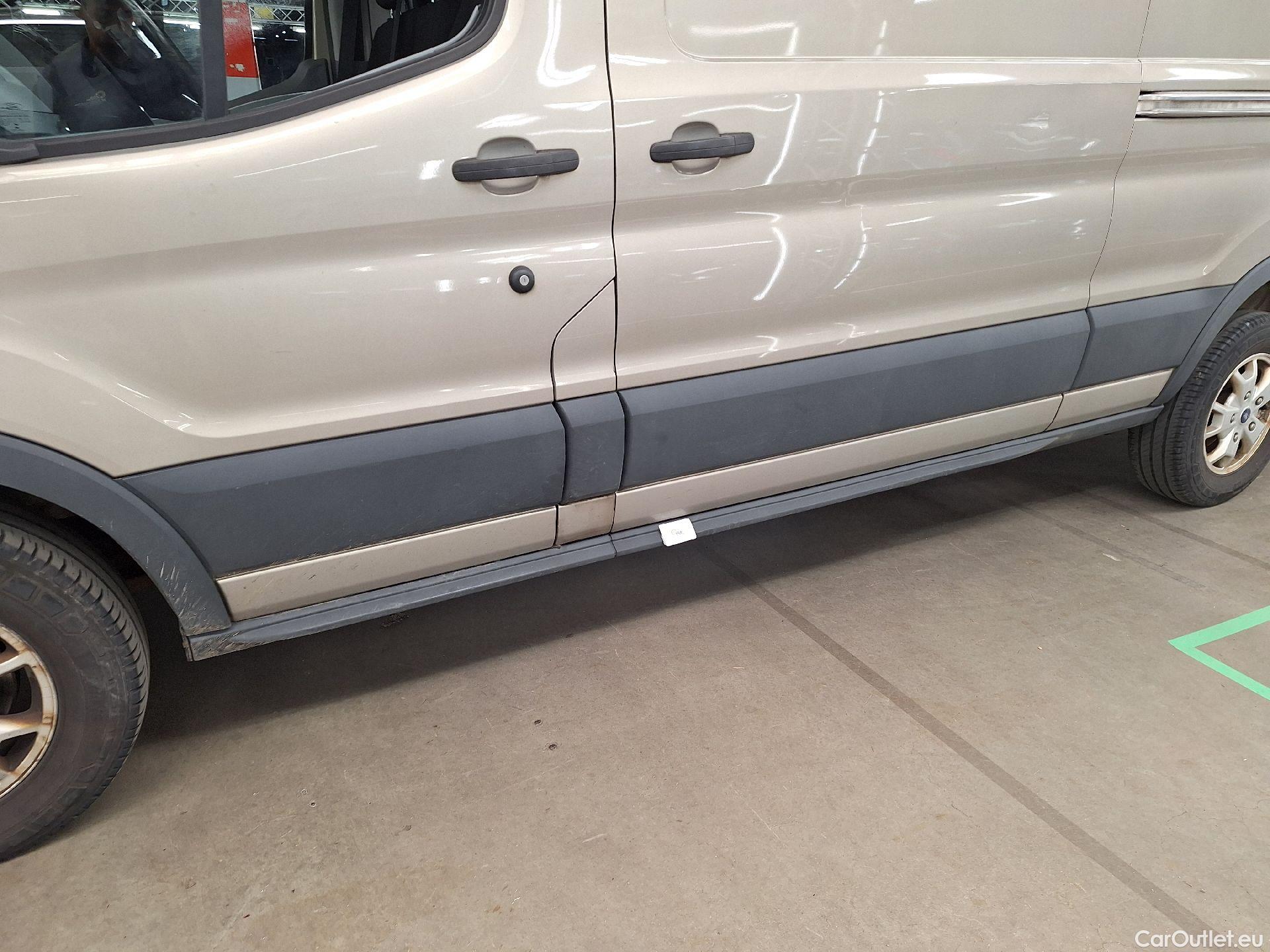  Ford  Transit Ford, _ GB '13, Ford  350L 2.0TD 130pk 96kW A6 Trend 4d #37