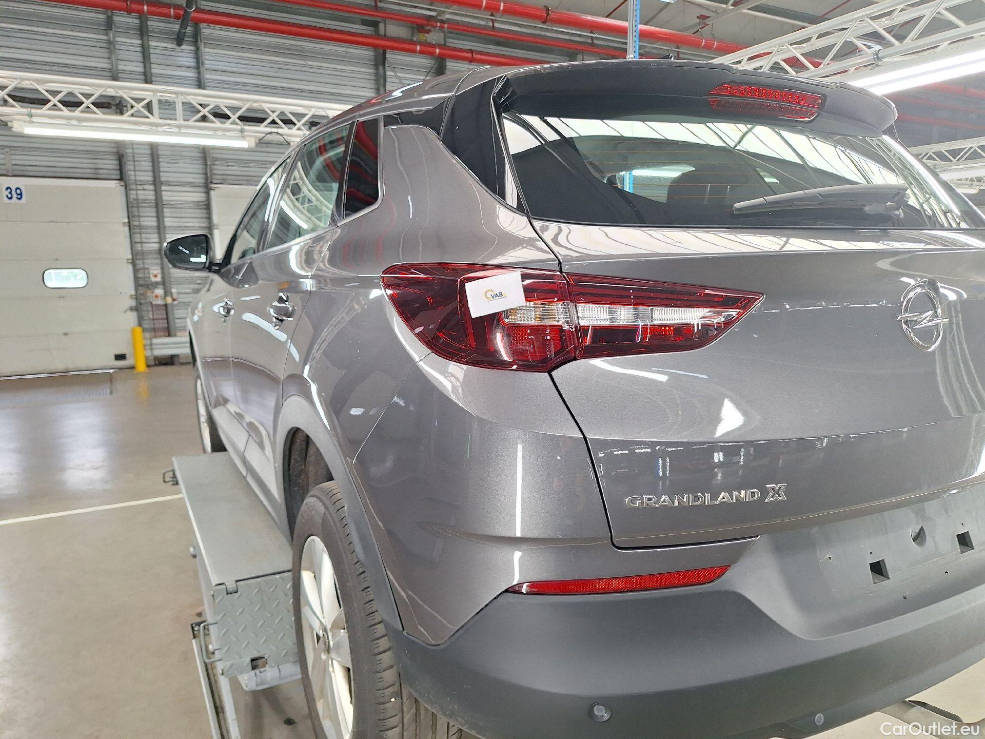  Opel   Grandland X Opel, '17, Opel 1.5 Turbo D D S/S MT6 Edition 5d #37