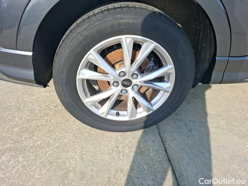 Audi  Q3 AUDI  / 2018 / 5P / SUV 45 TFSI E 245 S TRONIC S LINE #23