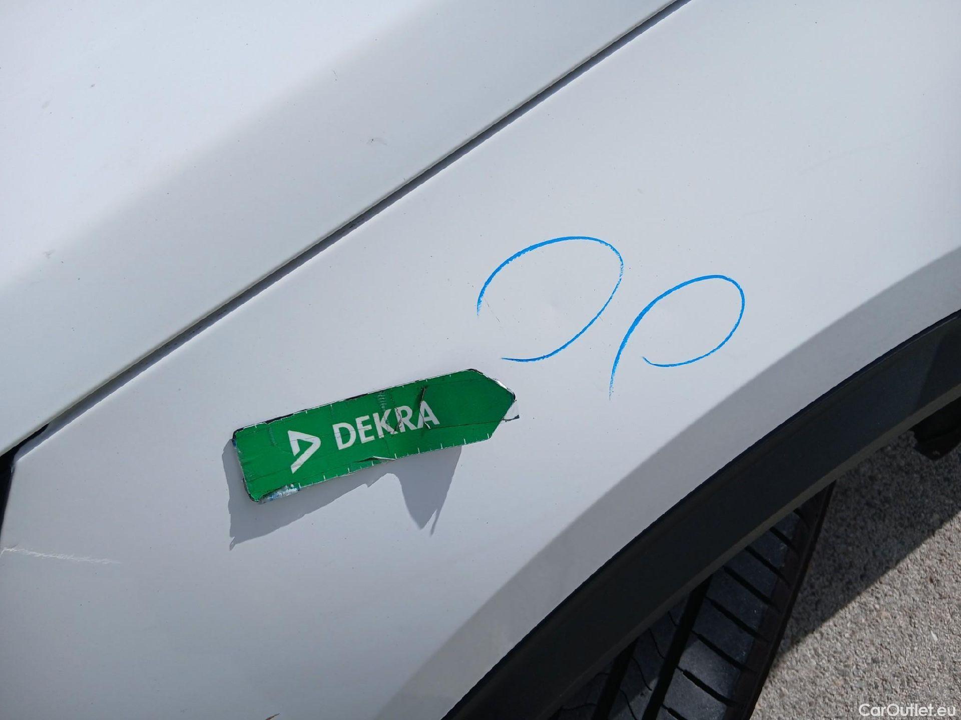  Peugeot  2008 PEUGEOT  / 2019 / 5P / todoterreno Allure BlueHDI 81kW (110CV) #10