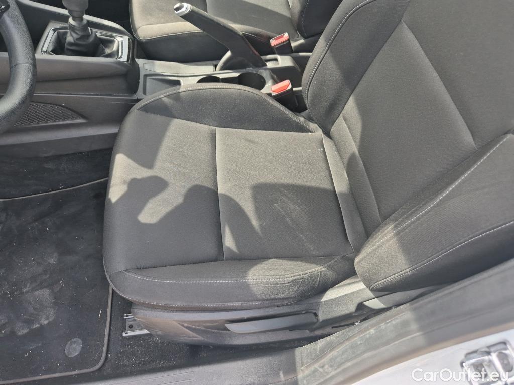  Renault  Clio RENAULT  / 2019 / 5P / berlina con portón Business Blue dCi 74kW (100CV) #3