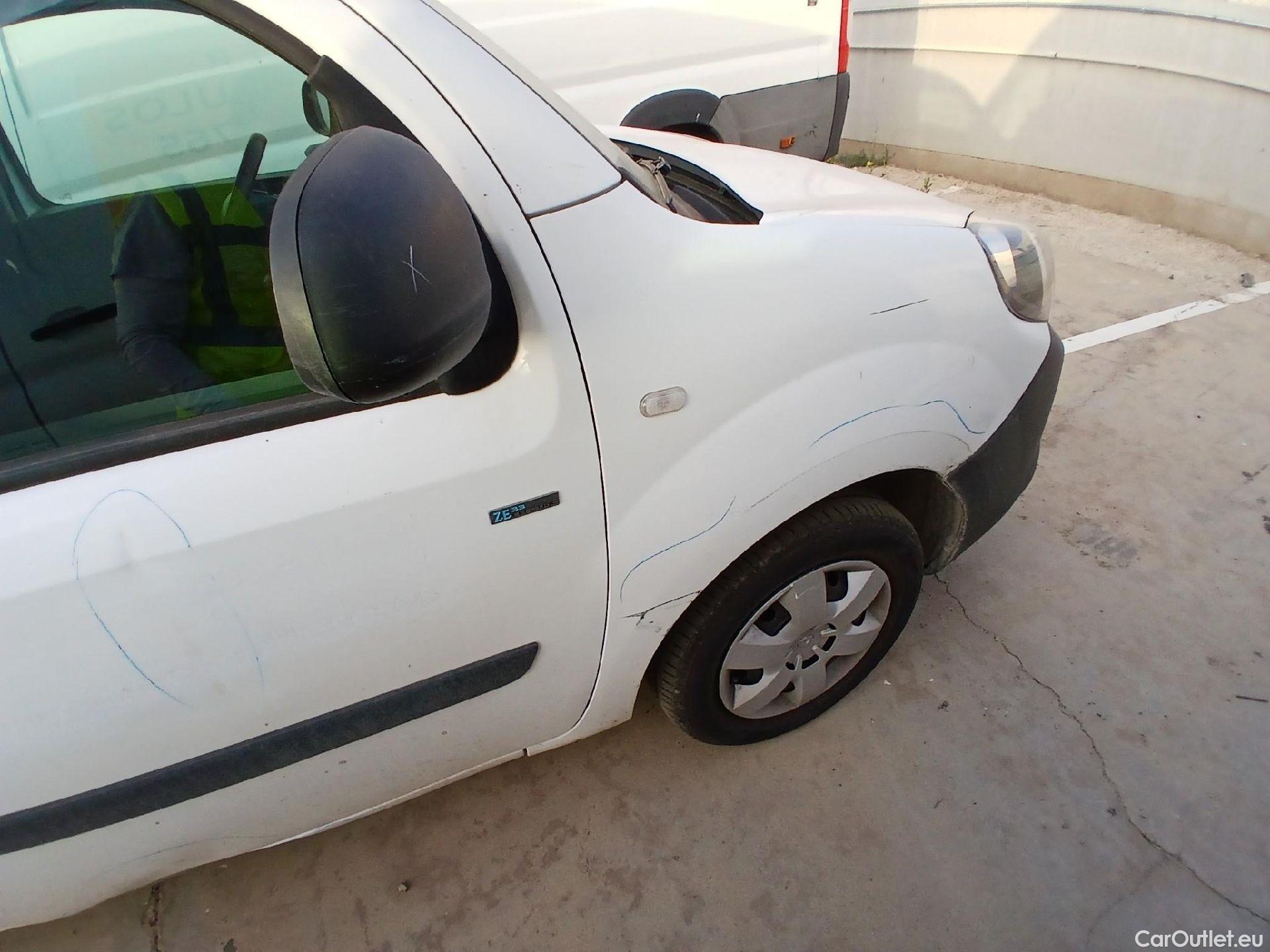  Renault  Kangoo RENAULT  Z.E./2013/3P/furgón derivado de turismo Z.E. Flexi #43