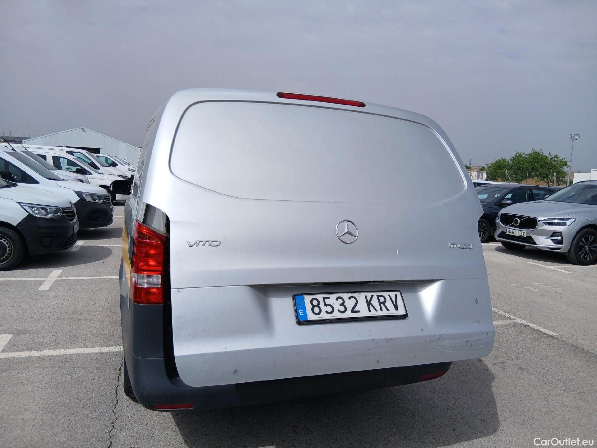  Mercedes  Vito MERCEDES-BENZ  / 2014 / 4P / furgón 111 CDI Larga #17