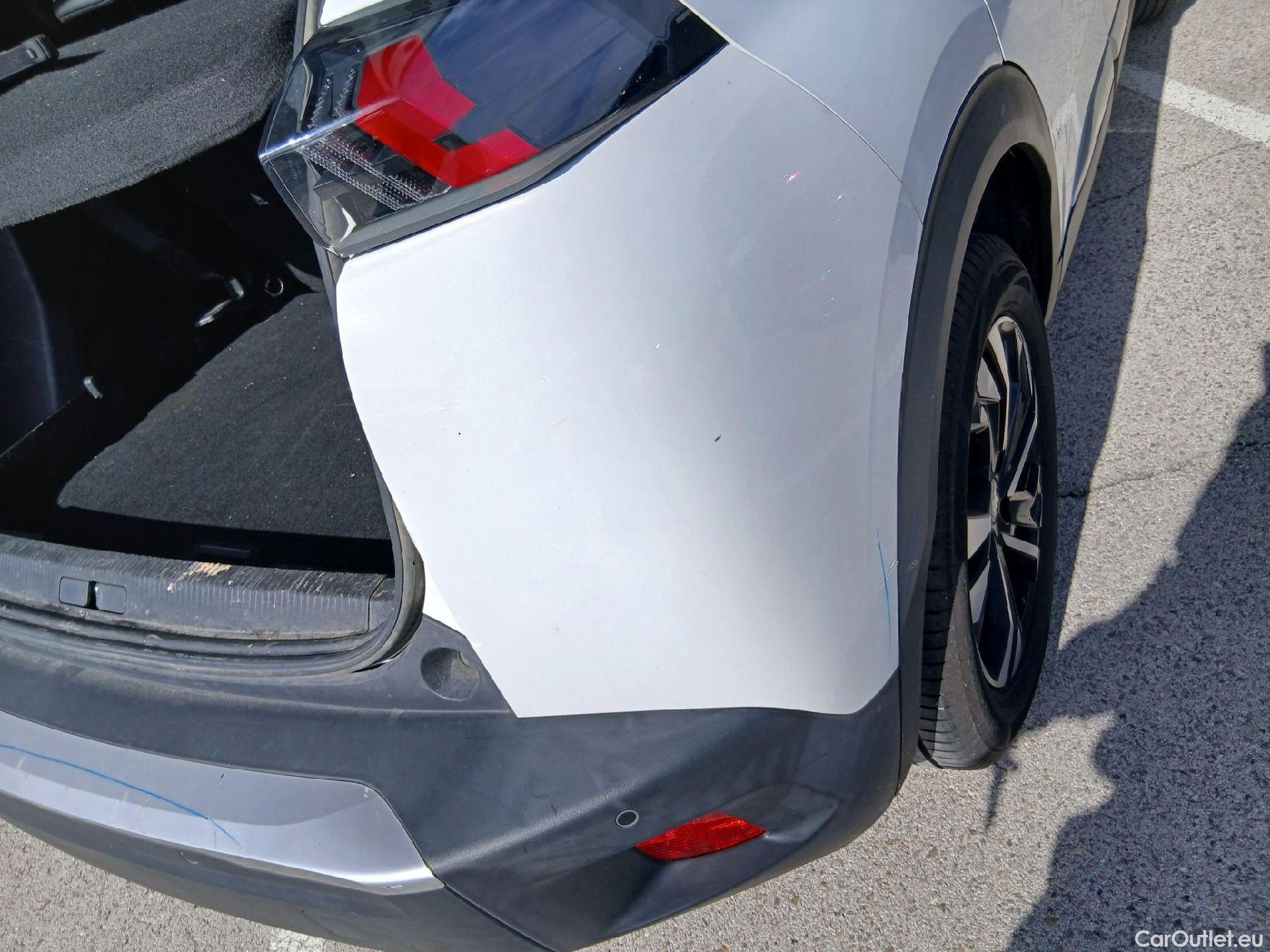  Peugeot  2008 PEUGEOT  / 2019 / 5P / todoterreno Allure BlueHDI 81kW (110CV) #24