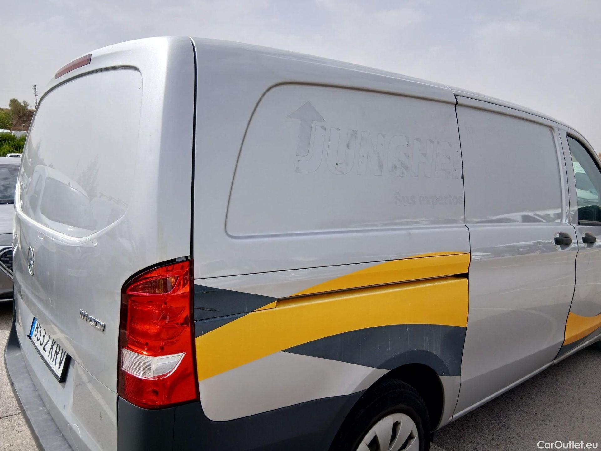  Mercedes  Vito MERCEDES-BENZ  / 2014 / 4P / furgón 111 CDI Larga #21