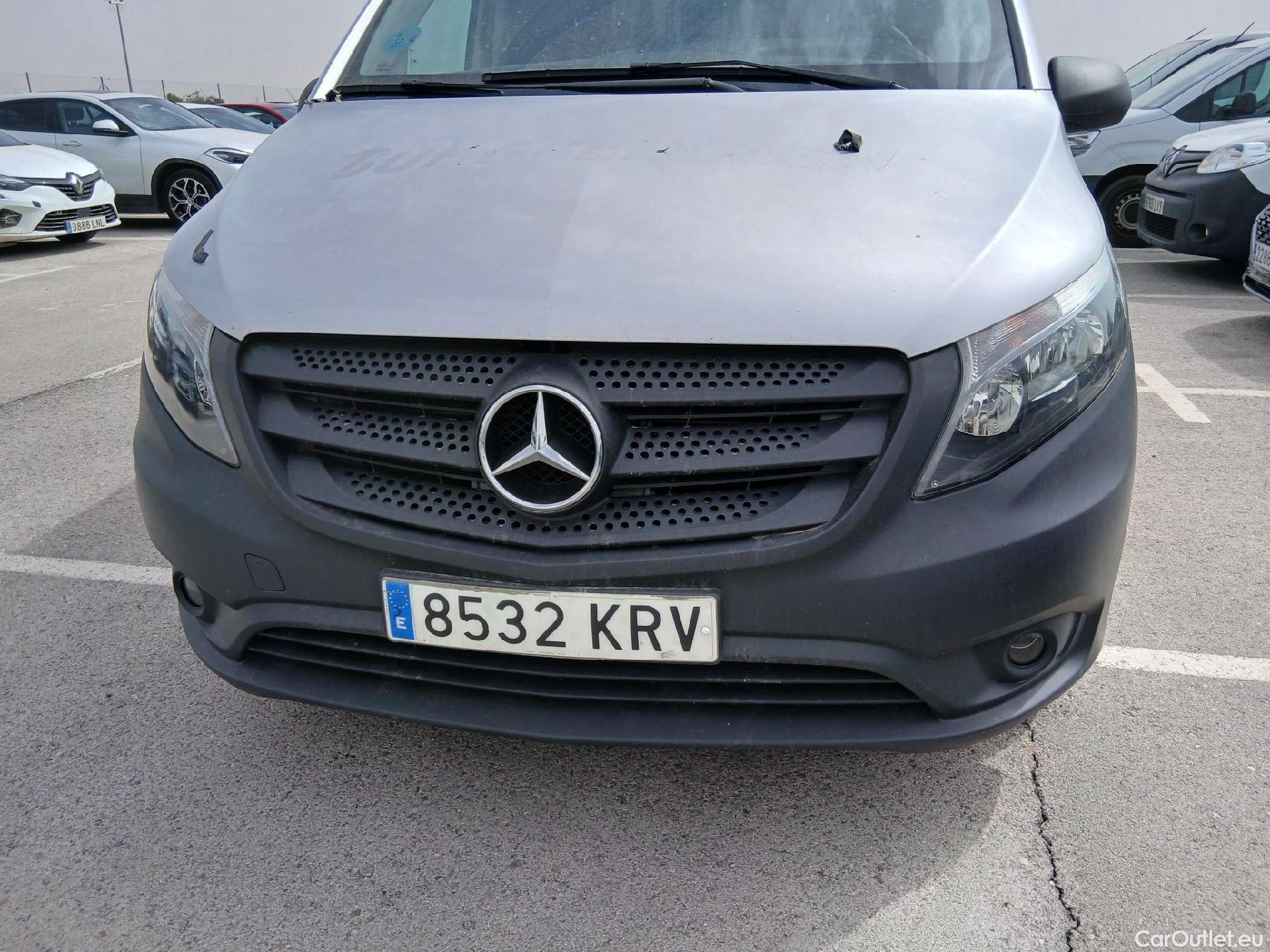  Mercedes  Vito MERCEDES-BENZ  / 2014 / 4P / furgón 111 CDI Larga #4