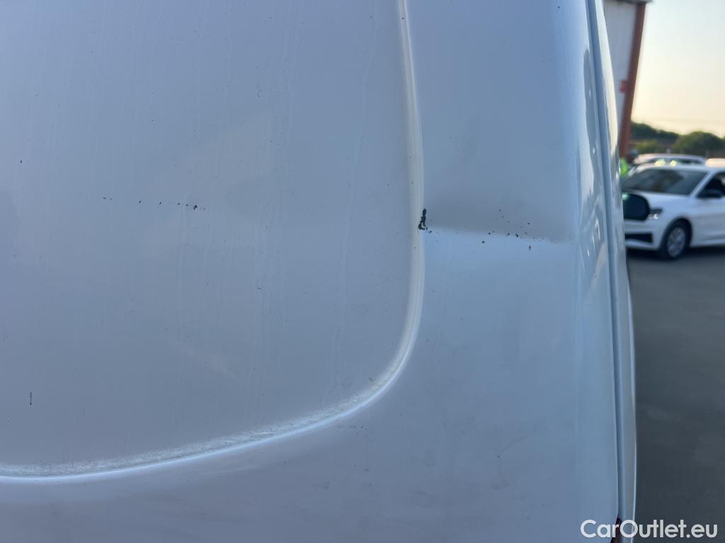  Mercedes  Vito MERCEDES-BENZ  / 2014 / 4P / furgón 111 CDI Larga #3