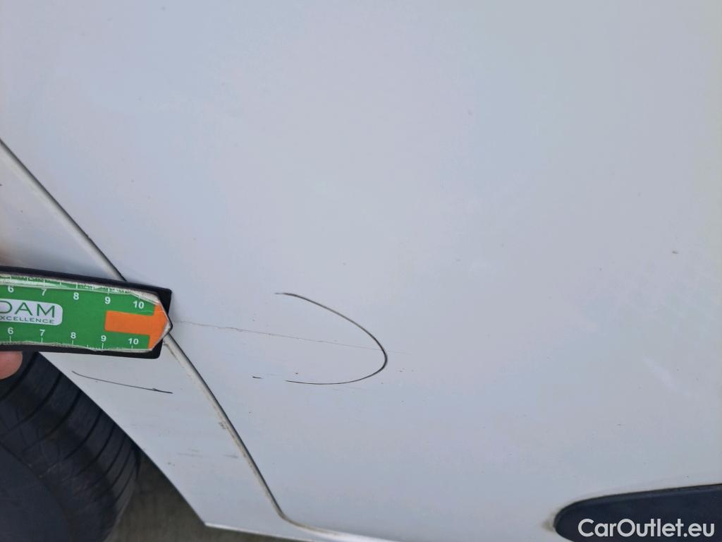  Citroen  Berlingo CITROEN  / 2018 / 4P / monovolumen compacto Talla M BlueHDi 100 LIVE #19