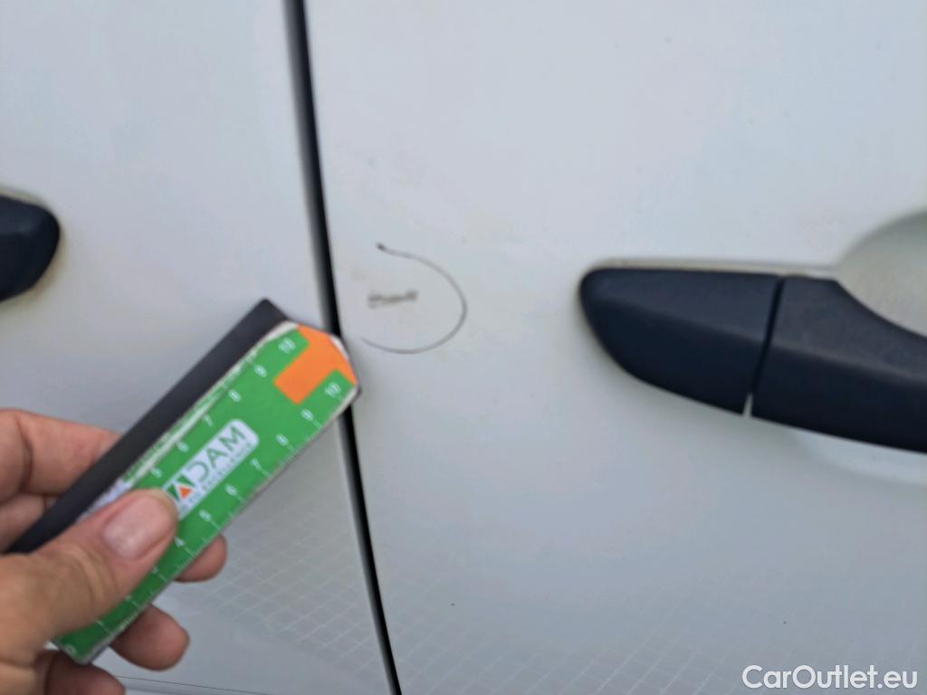  Citroen  Berlingo CITROEN  / 2018 / 4P / monovolumen compacto Talla M BlueHDi 100 LIVE #30