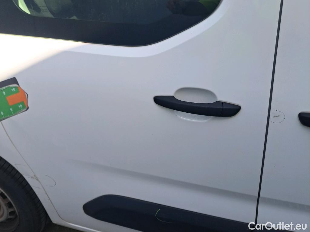  Citroen  Berlingo CITROEN  / 2018 / 4P / monovolumen compacto Talla M BlueHDi 100 LIVE #18