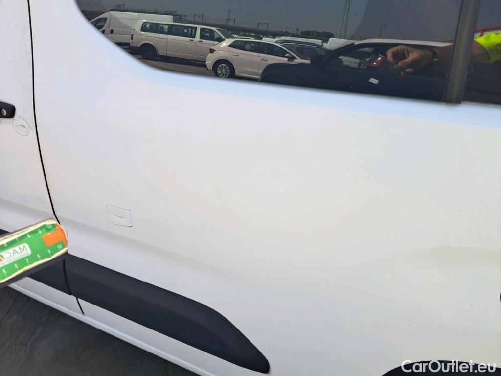  Citroen  Berlingo CITROEN  / 2018 / 4P / monovolumen compacto Talla M BlueHDi 100 LIVE #1