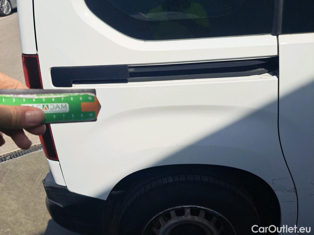  Citroen  Berlingo CITROEN  / 2018 / 4P / monovolumen compacto Talla M BlueHDi 100 LIVE #4