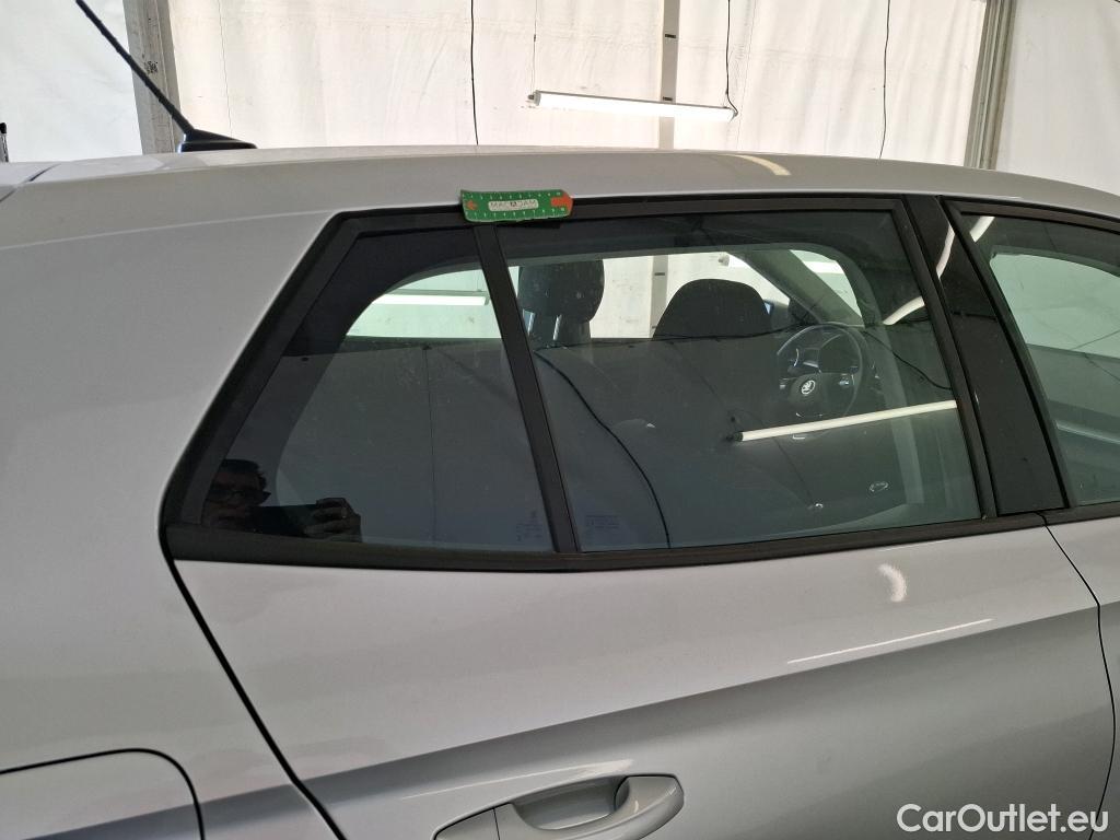  Skoda  Fabia SKODA  / 2021 / 5P / Berline 1.0 MPI 80 Ambition #27