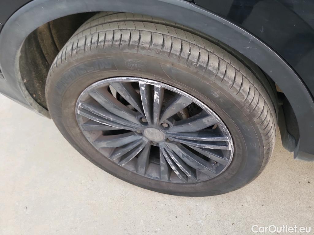  Volkswagen  Tiguan VOLKSWAGEN  / 2020 / 5P / todoterreno Life 2.0 TDI 110kW (150CV) DSG (AC2) #26