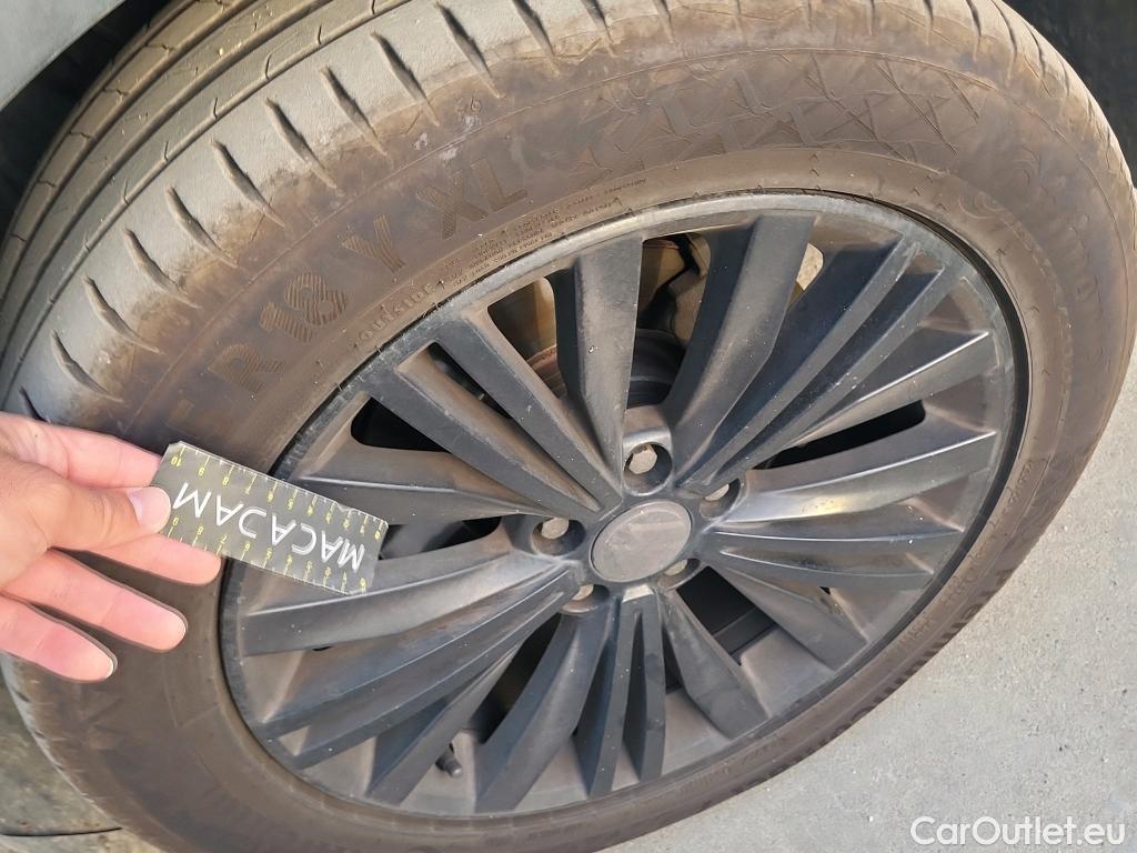 Volkswagen  Tiguan VOLKSWAGEN  / 2020 / 5P / todoterreno Life 2.0 TDI 110kW (150CV) DSG (AC2) #25