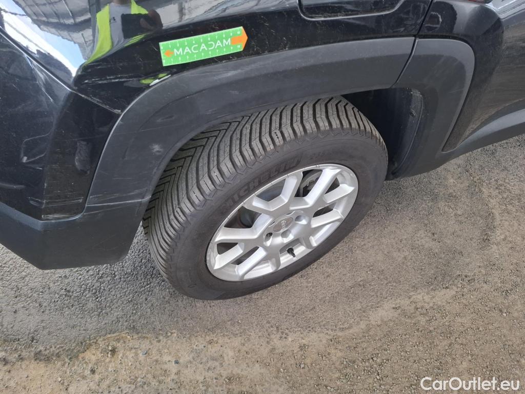  Jeep  Patriot JEEP Renegade / 2018 / 5P / SUV 1.3 GSE T4 190 4xe Limited #84