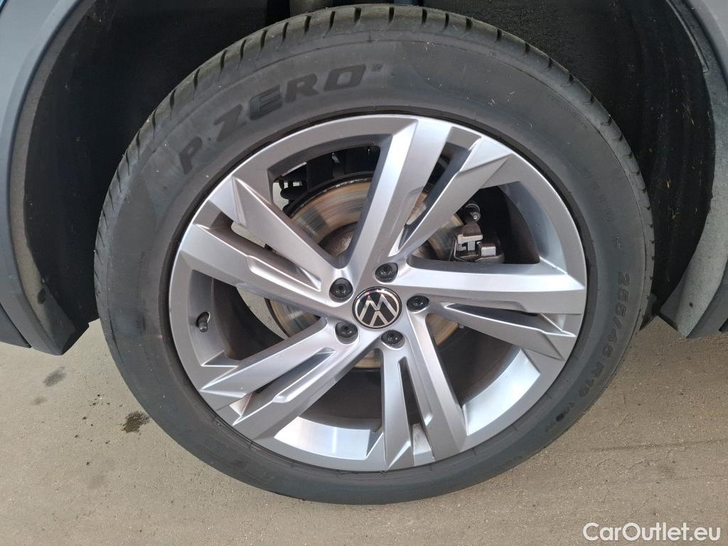  Volkswagen  Tiguan VOLKSWAGEN  / 2020 / 5P / SUV 1.4 eHybrid 245 DSG6 R-Line #9