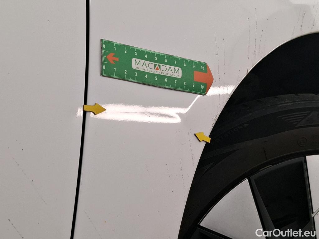  Peugeot  208 PEUGEOT  / 2023 / 5P / Berline PureTech 100 S&S Active #9