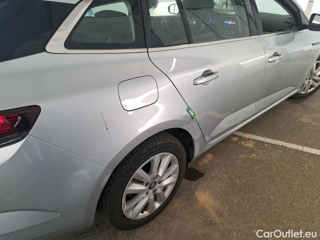  Renault  Megane RENAULT Mégane Estate / 2020 / 5P / Break Business E-TECH Plug-in Hybride 160 #6