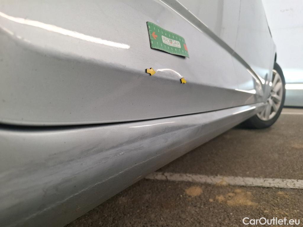  Renault  Megane RENAULT Mégane Estate / 2020 / 5P / Break Business E-TECH Plug-in Hybride 160 #18