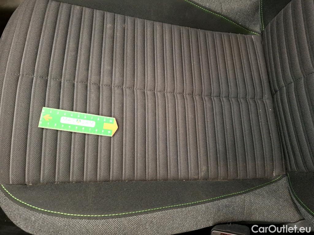  Peugeot  208 PEUGEOT  / 2023 / 5P / Berline PureTech 100 S&S Active #20