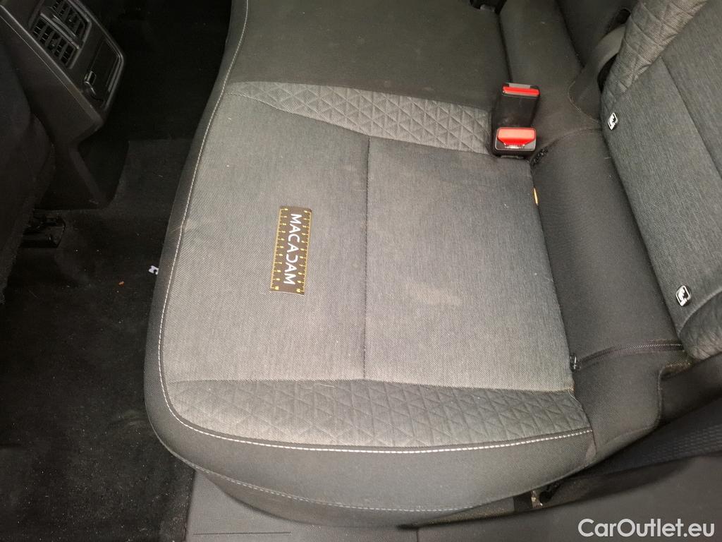  Renault  Captur RENAULT  / 2019 / 5P / SUV evolution E-Tech hybride 145 #17