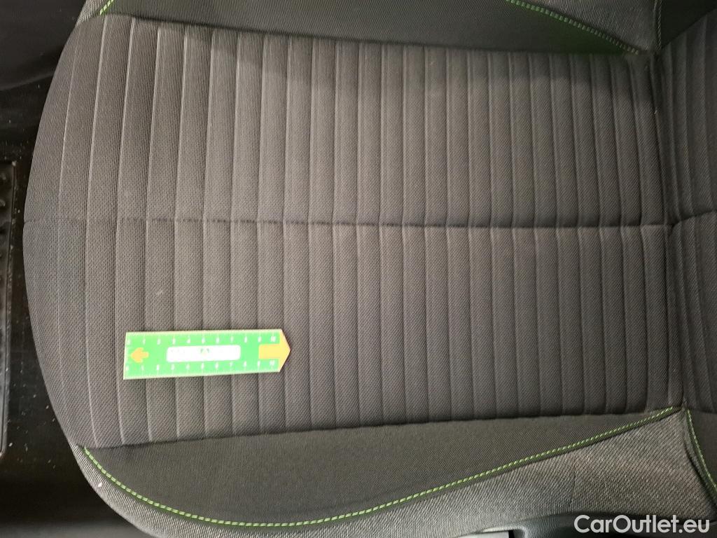  Peugeot  208 PEUGEOT  / 2023 / 5P / Berline PureTech 100 S&S Active #19