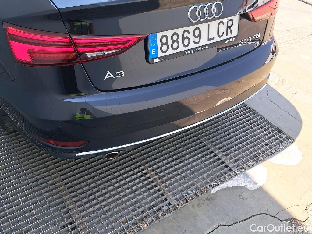  Audi  A3 AUDI  / 2016 / 4P / sedán Sedan Design 30 TFSI 85kW (116CV) #3