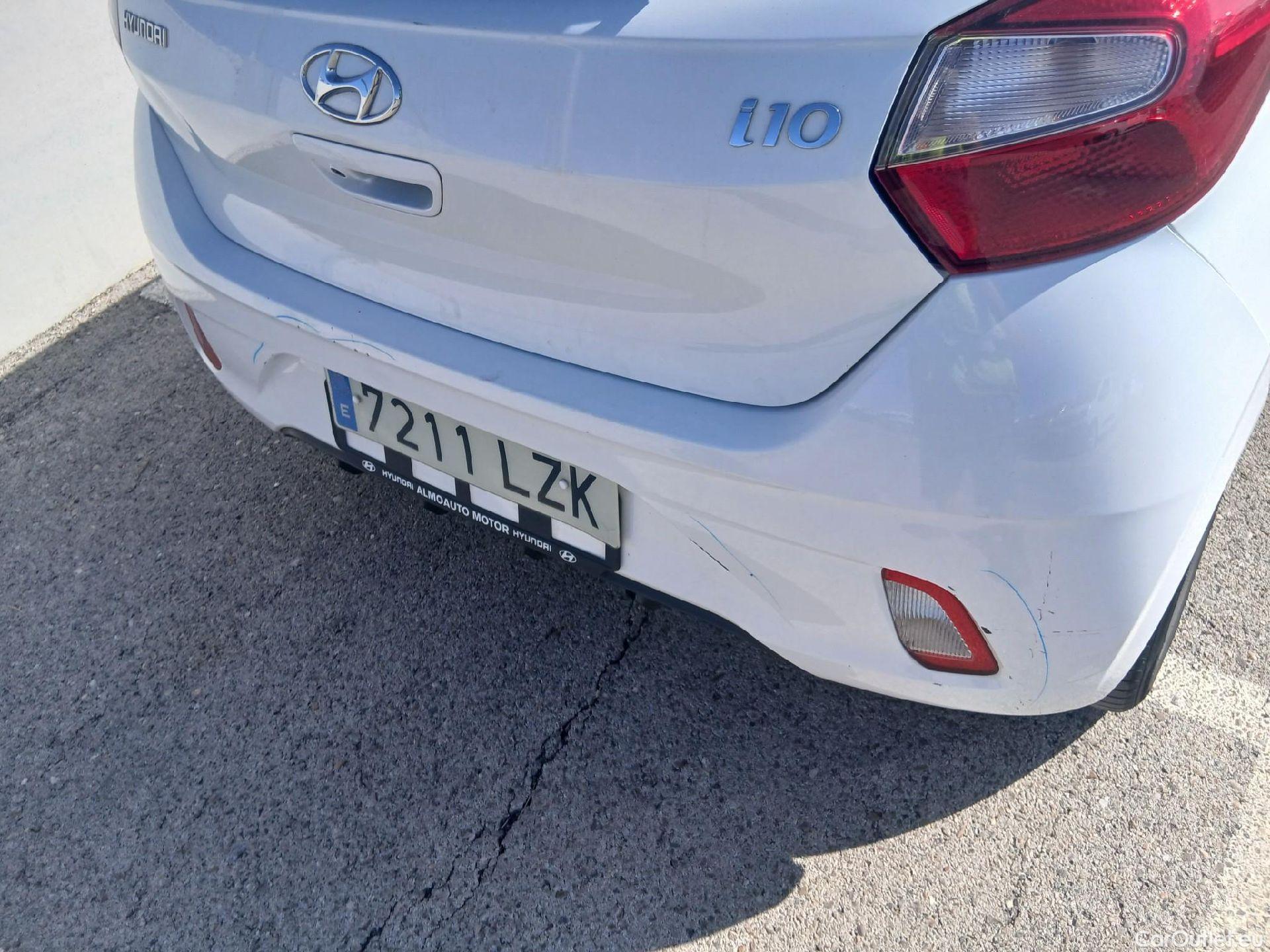  Hyundai  i10 HYUNDAI  / 2020 / 5P / berlina con portón 1.0 Klass #21