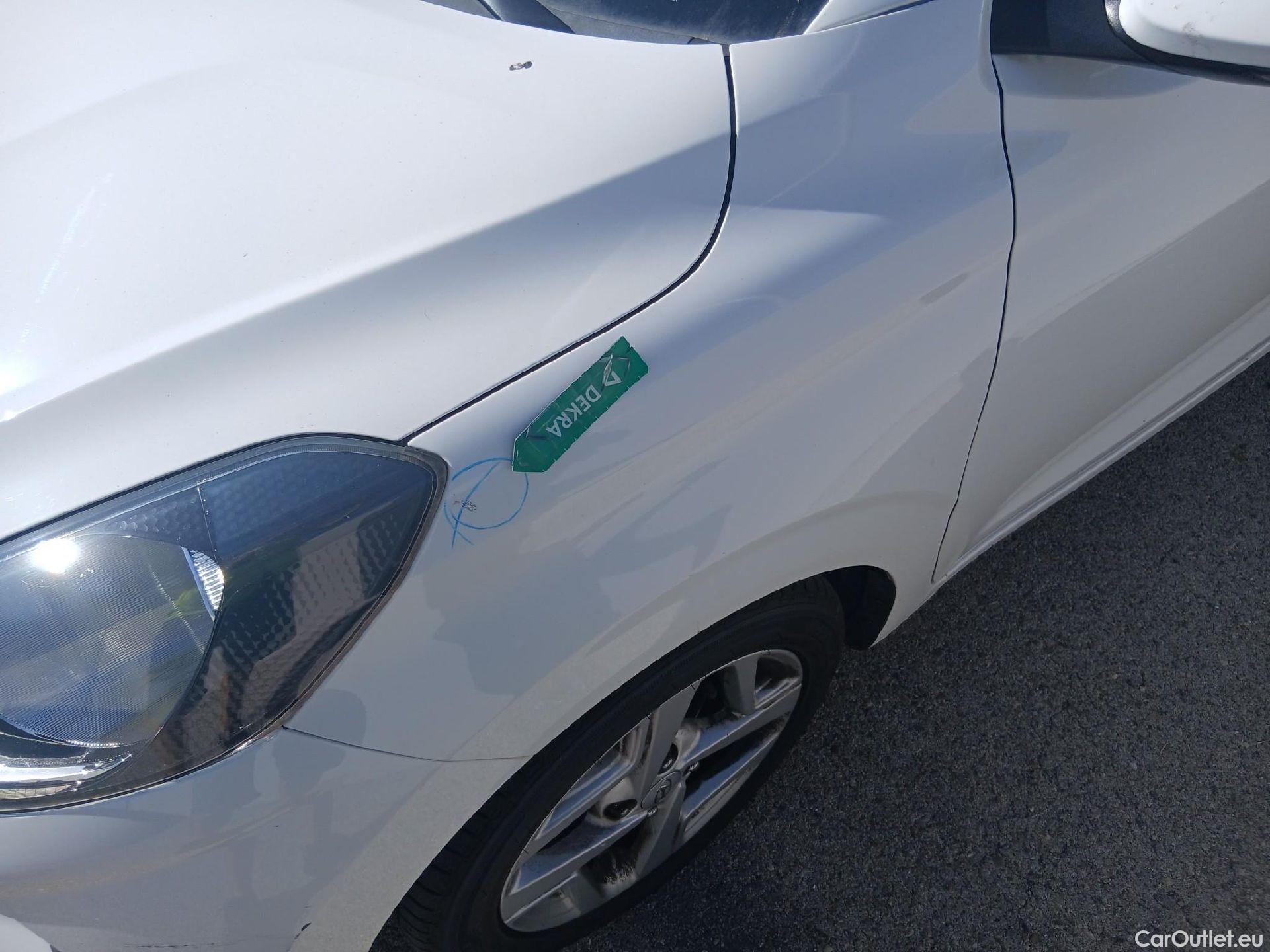  Hyundai  i10 HYUNDAI  / 2020 / 5P / berlina con portón 1.0 Klass #10