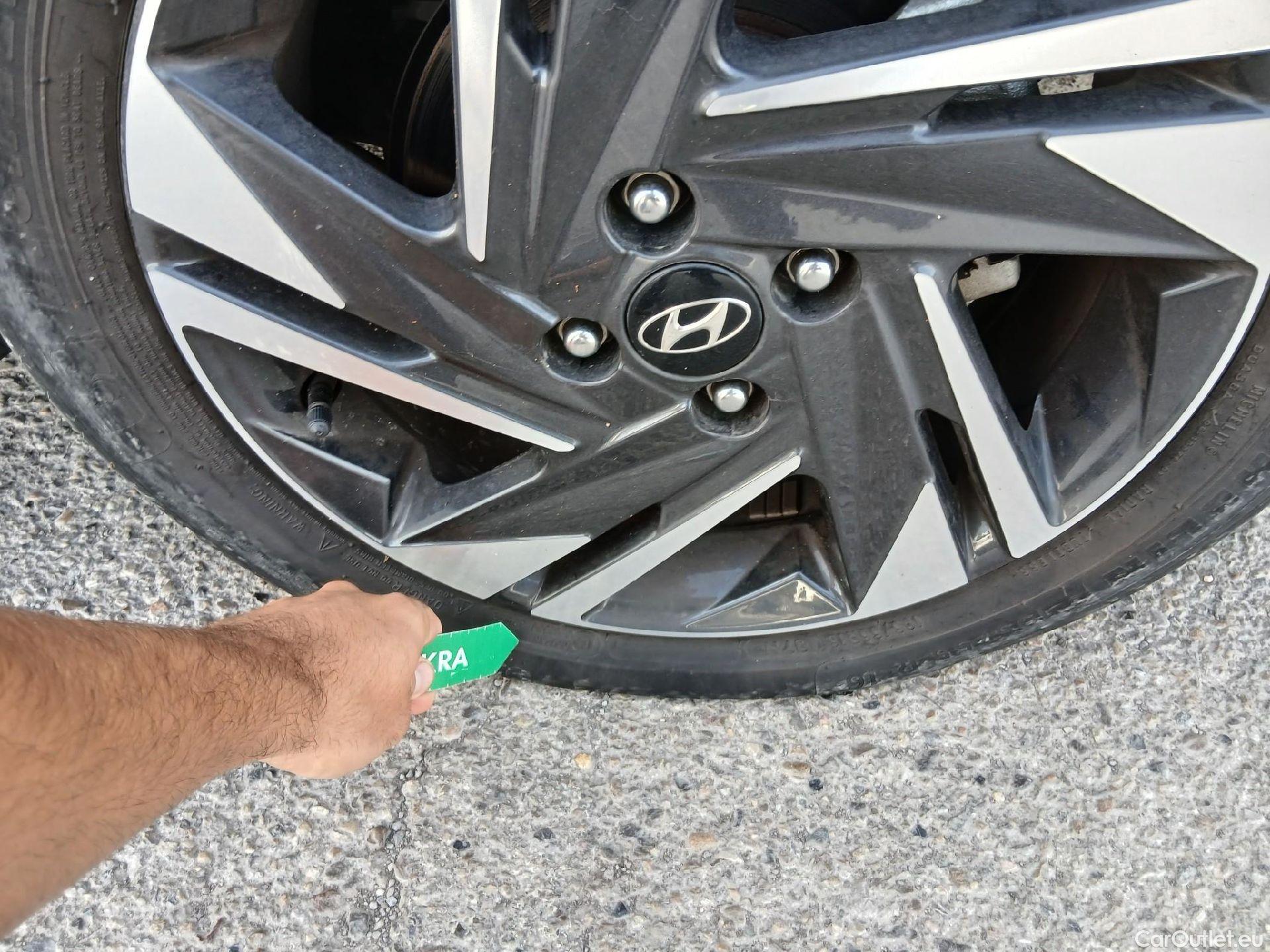  Hyundai  Bayon HYUNDAI  / 2021 / 5P / todoterreno 1.2 MPI Maxx #23