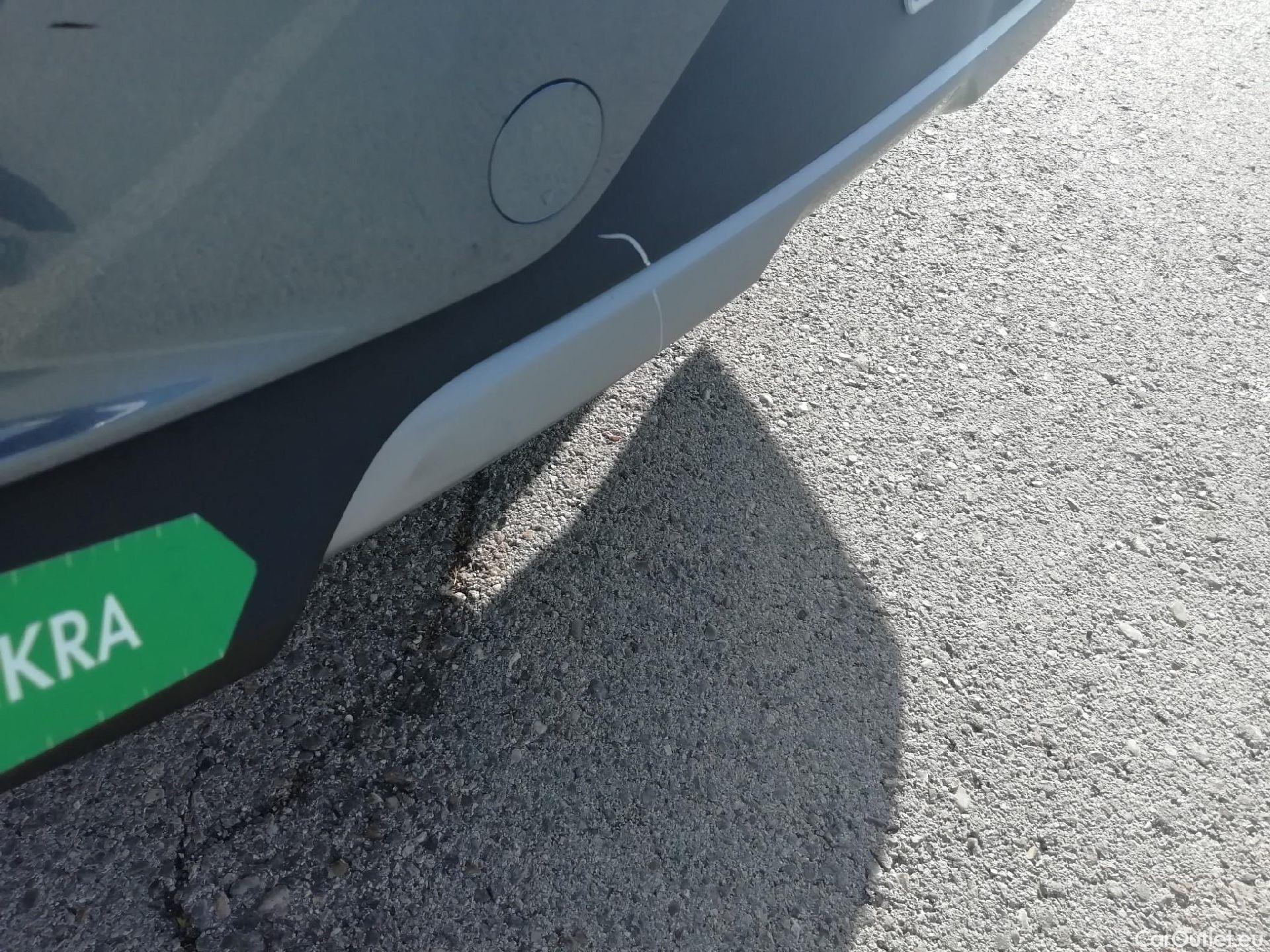  KIA  Niro KIA  / 2019 / 5P / crossover 1.6 GDi HEV 104kW (141CV) Drive #18