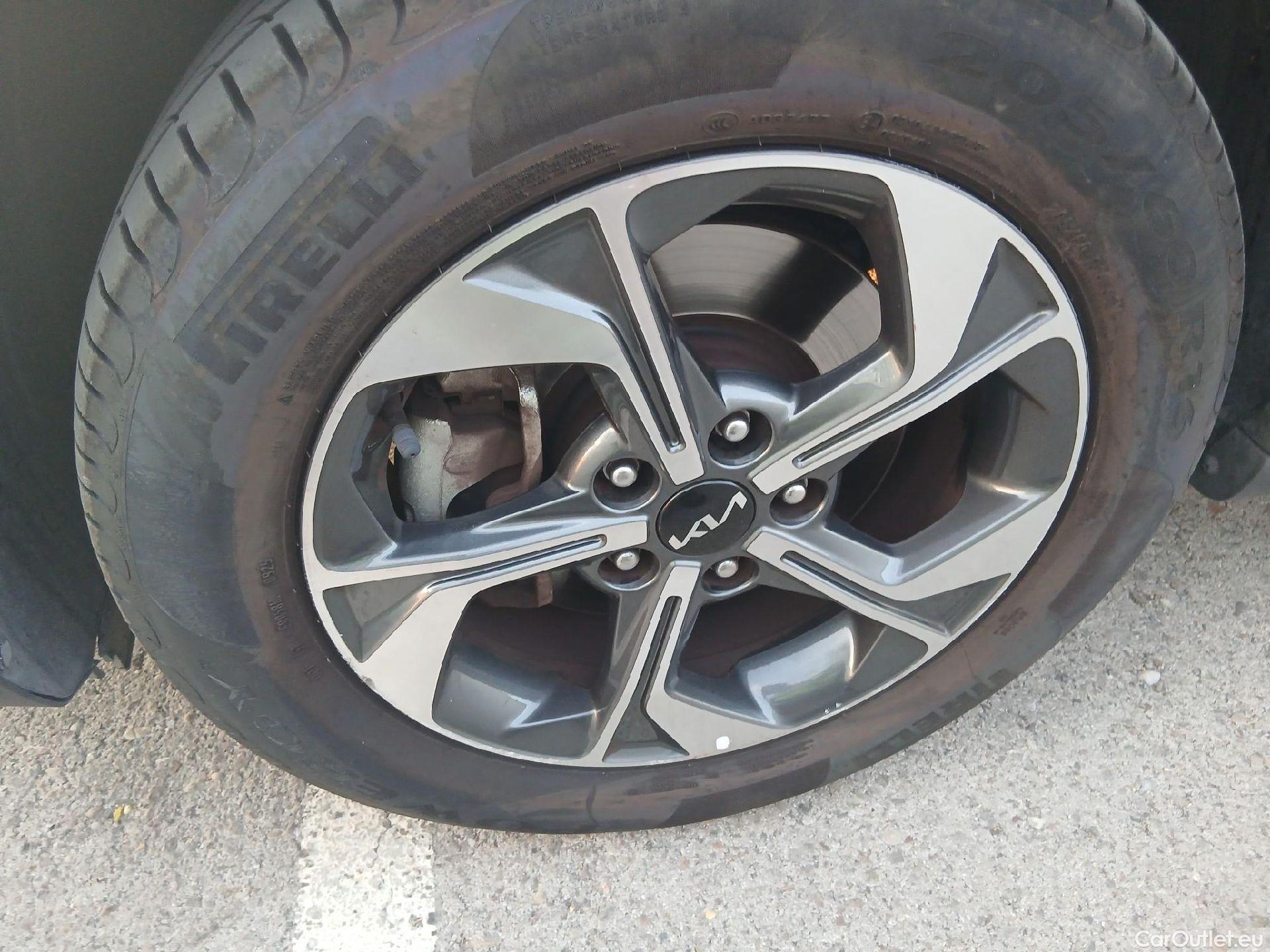  KIA  XCeed KIA  / 2019 / 5P / todoterreno 1.0 T-GDi Drive 88kW (120CV) #11