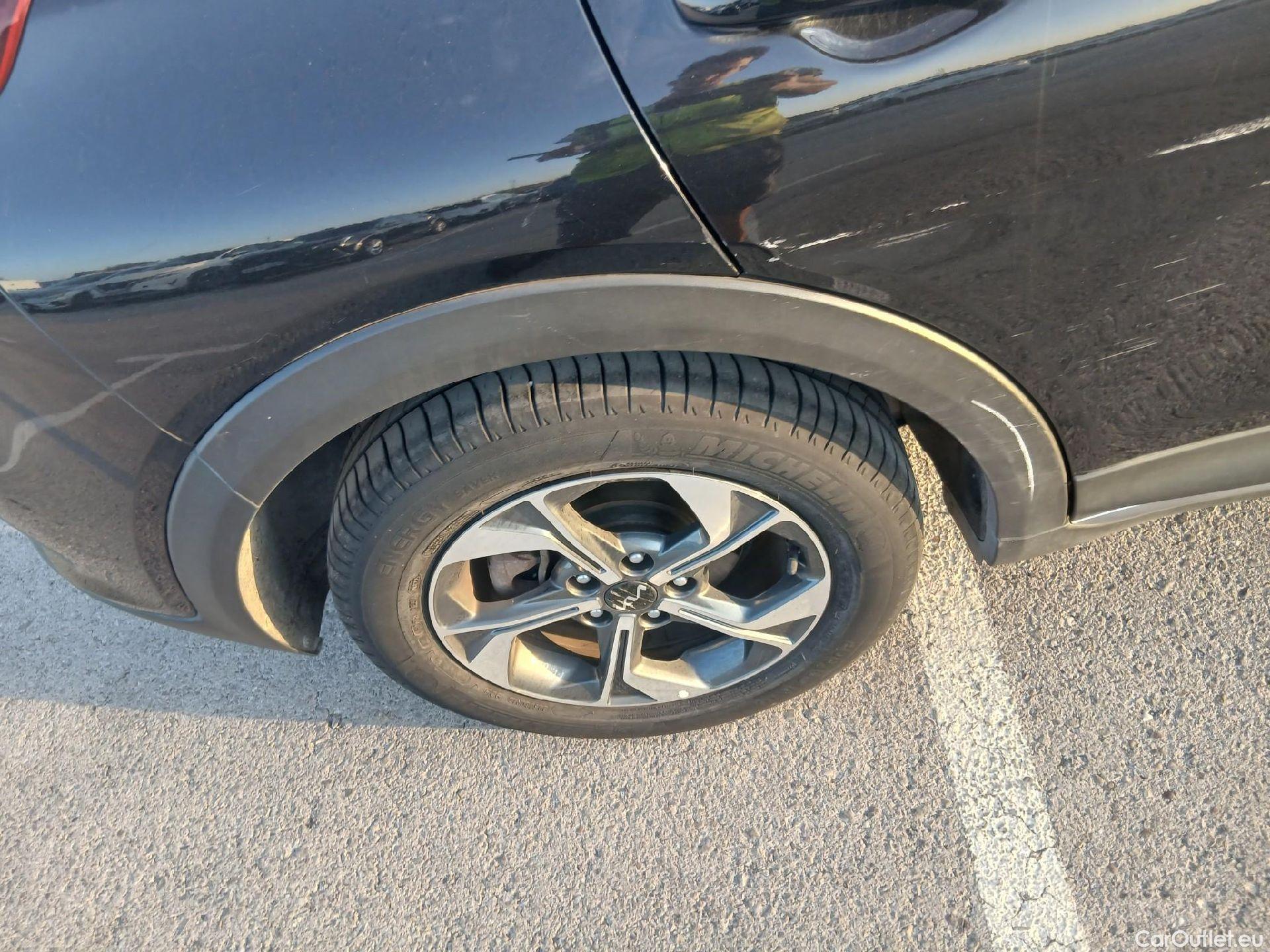  KIA  XCeed KIA  / 2019 / 5P / todoterreno 1.0 T-GDi Drive 88kW (120CV) #28