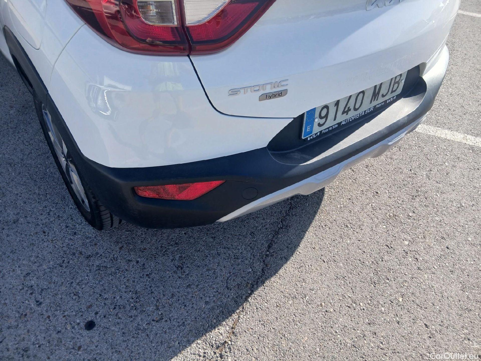  KIA  STONIC KIA  / 2017 / 5P / todoterreno 1.0 T-GDi 74kW (100CV) MHEV iMT Concept #18