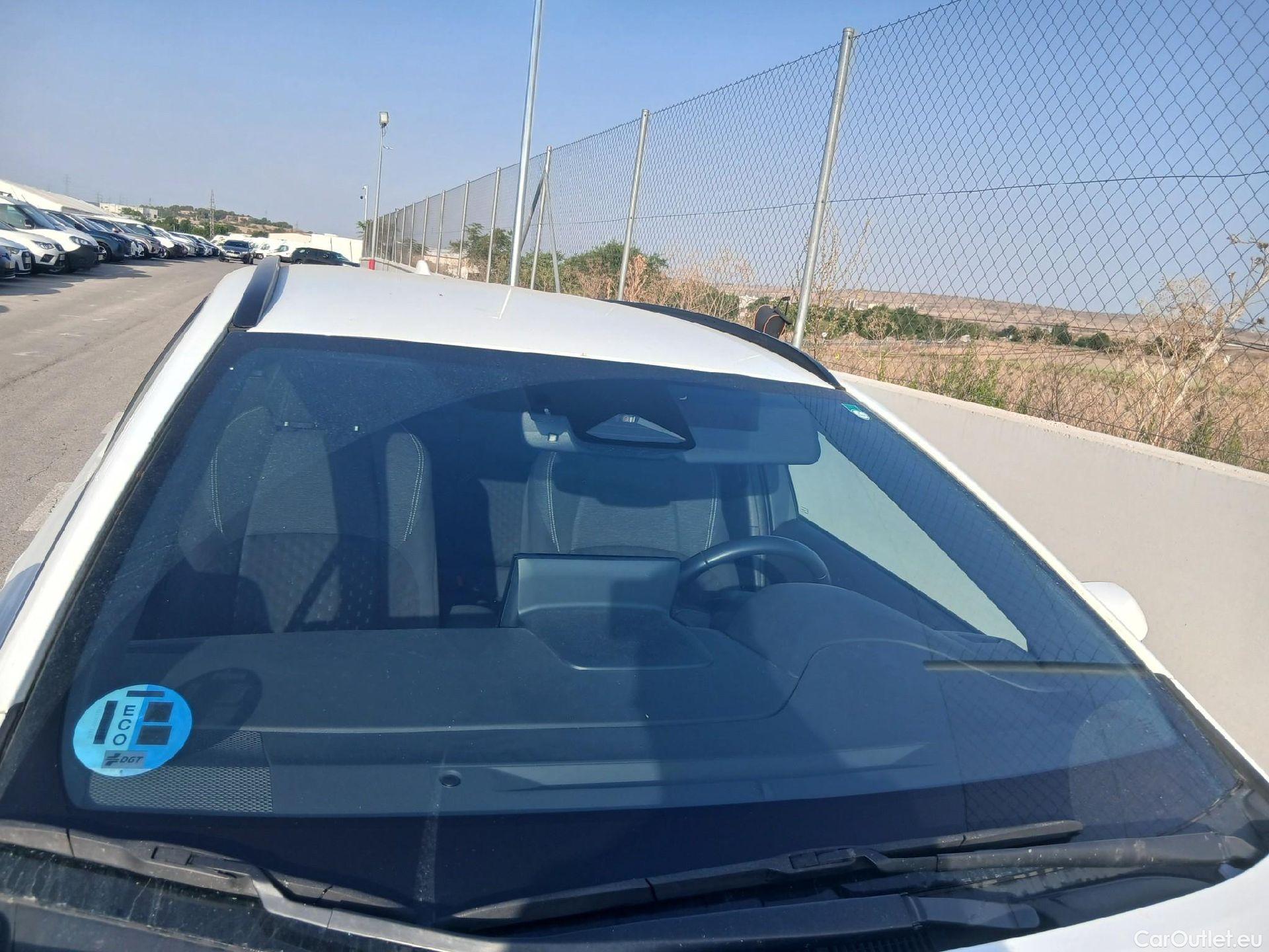  Toyota  Corolla TOYOTA  / 2019 / 5P / familiar 140H Active Plus Touring Sport #10