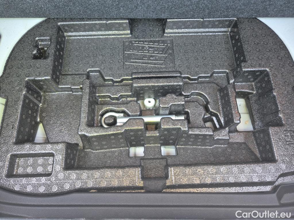  Toyota  Corolla TOYOTA  / 2019 / 5P / berlina con portón 1.8 125H BUSINESS PLUS E-CVT #6