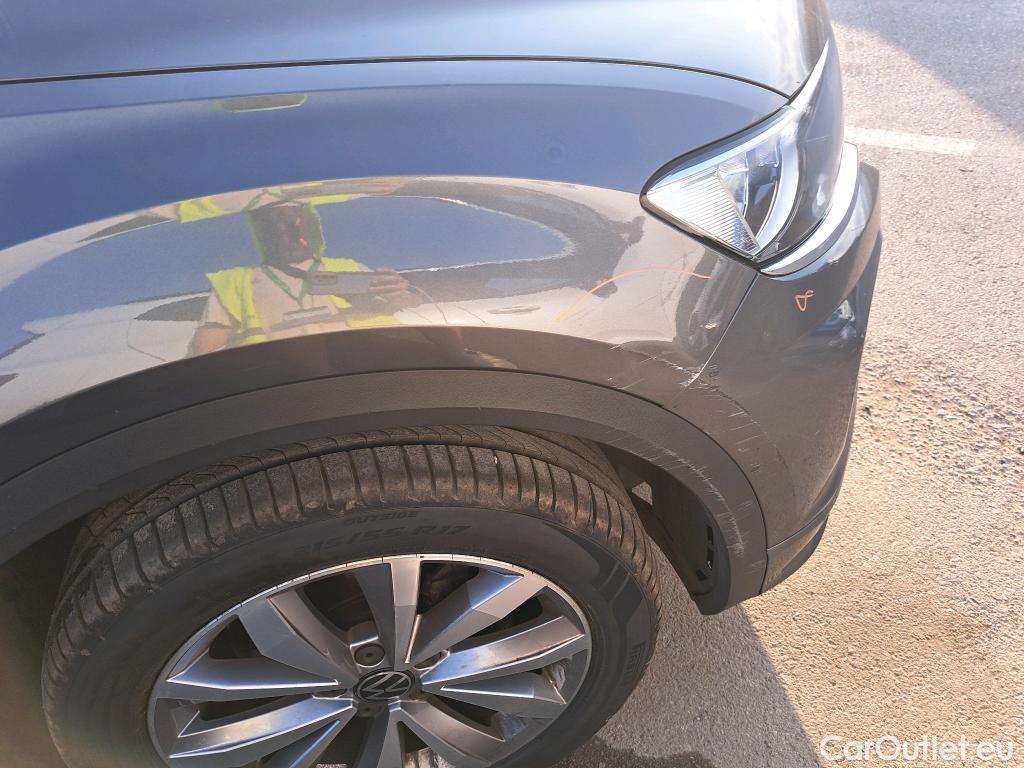  Volkswagen  T-ROC VOLKSWAGEN  / 2017 / 5P / todoterreno Advance R-Line 1.0 TSI 81kW (110CV) #16