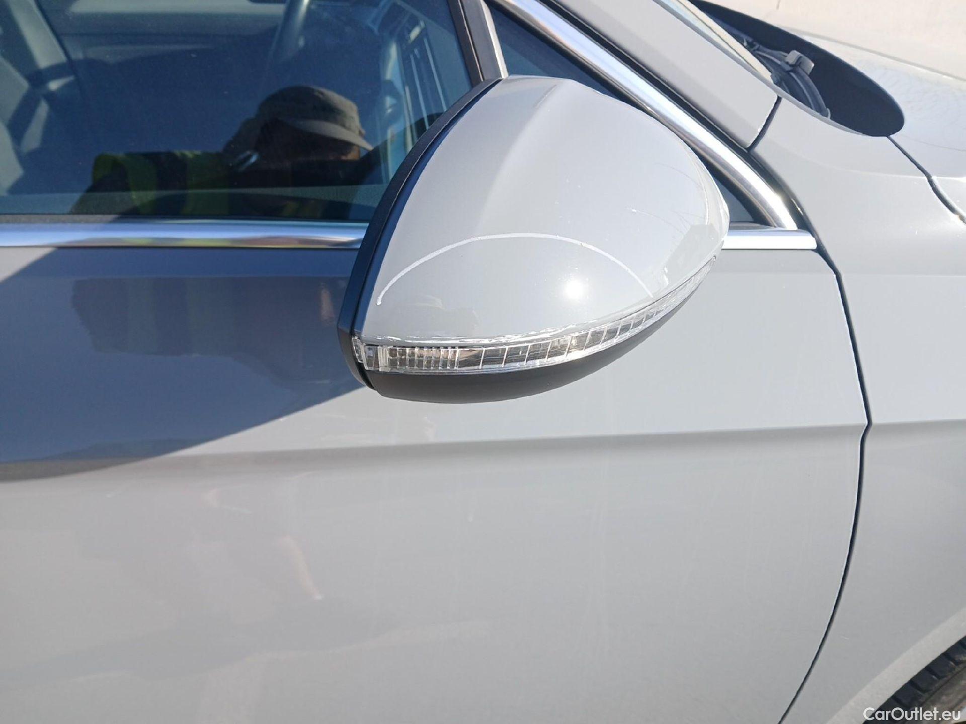  Volkswagen  Passat VOLKSWAGEN  / 2019 / 5P / familiar Variant Executive 2.0 TDI 110kW (150CV) #14