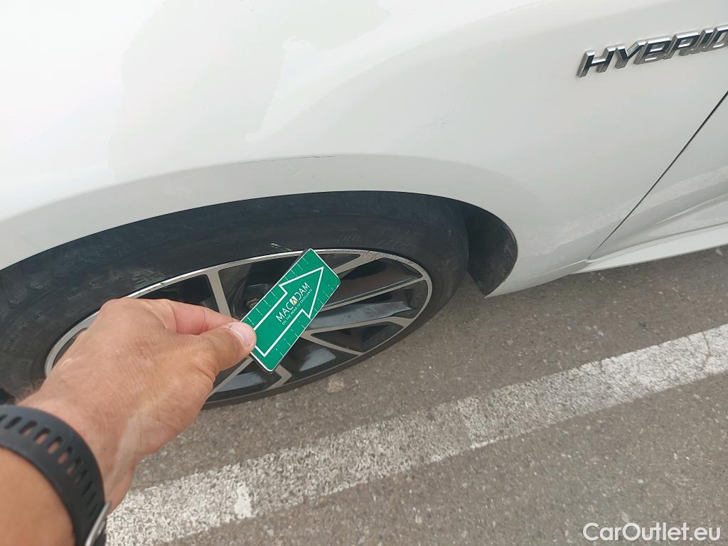  Toyota  Corolla TOYOTA  / 2019 / 5P / berlina con portón 2.0 180H FEEL! E-CVT #12
