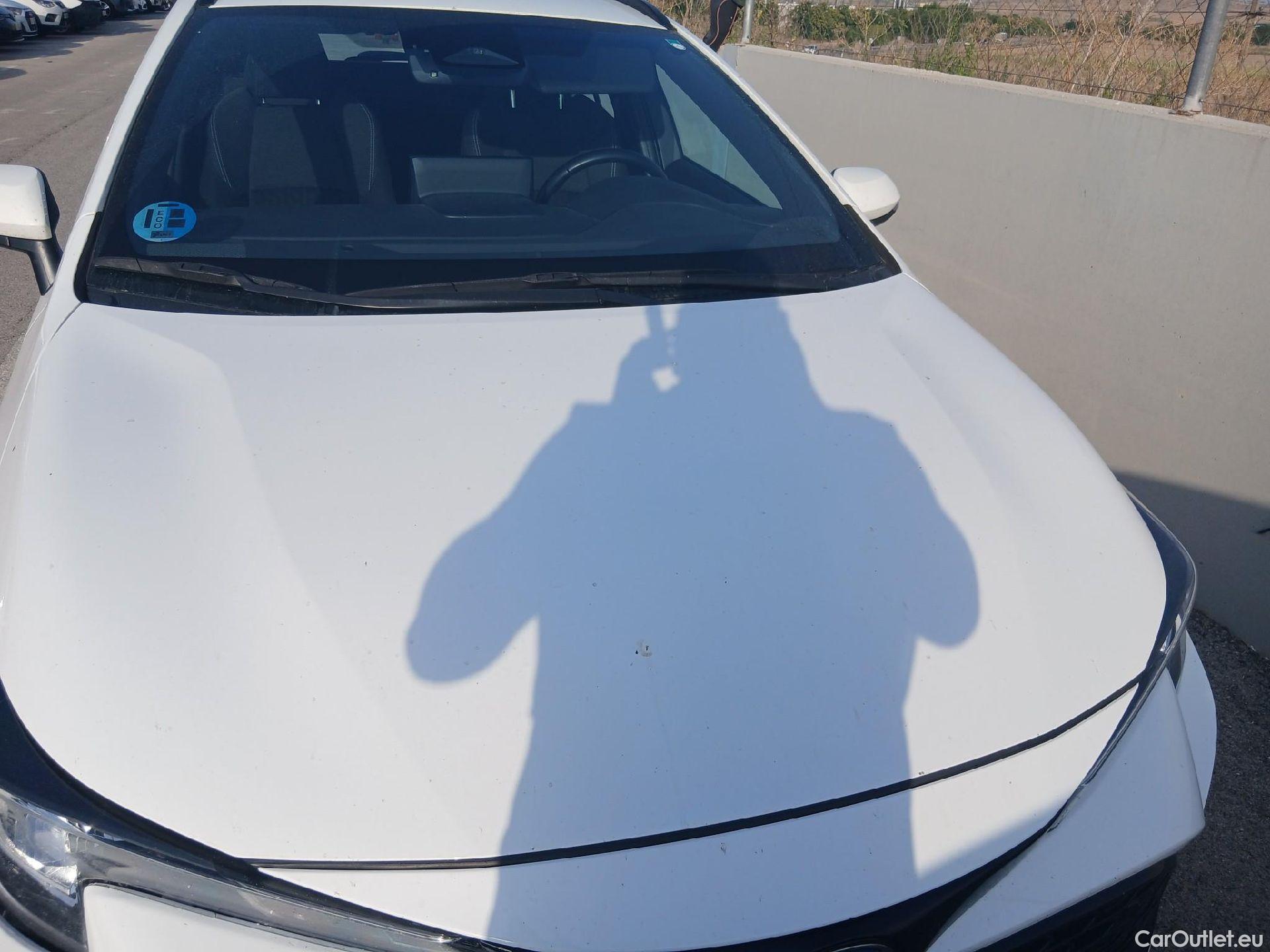  Toyota  Corolla TOYOTA  / 2019 / 5P / familiar 140H Active Plus Touring Sport #9