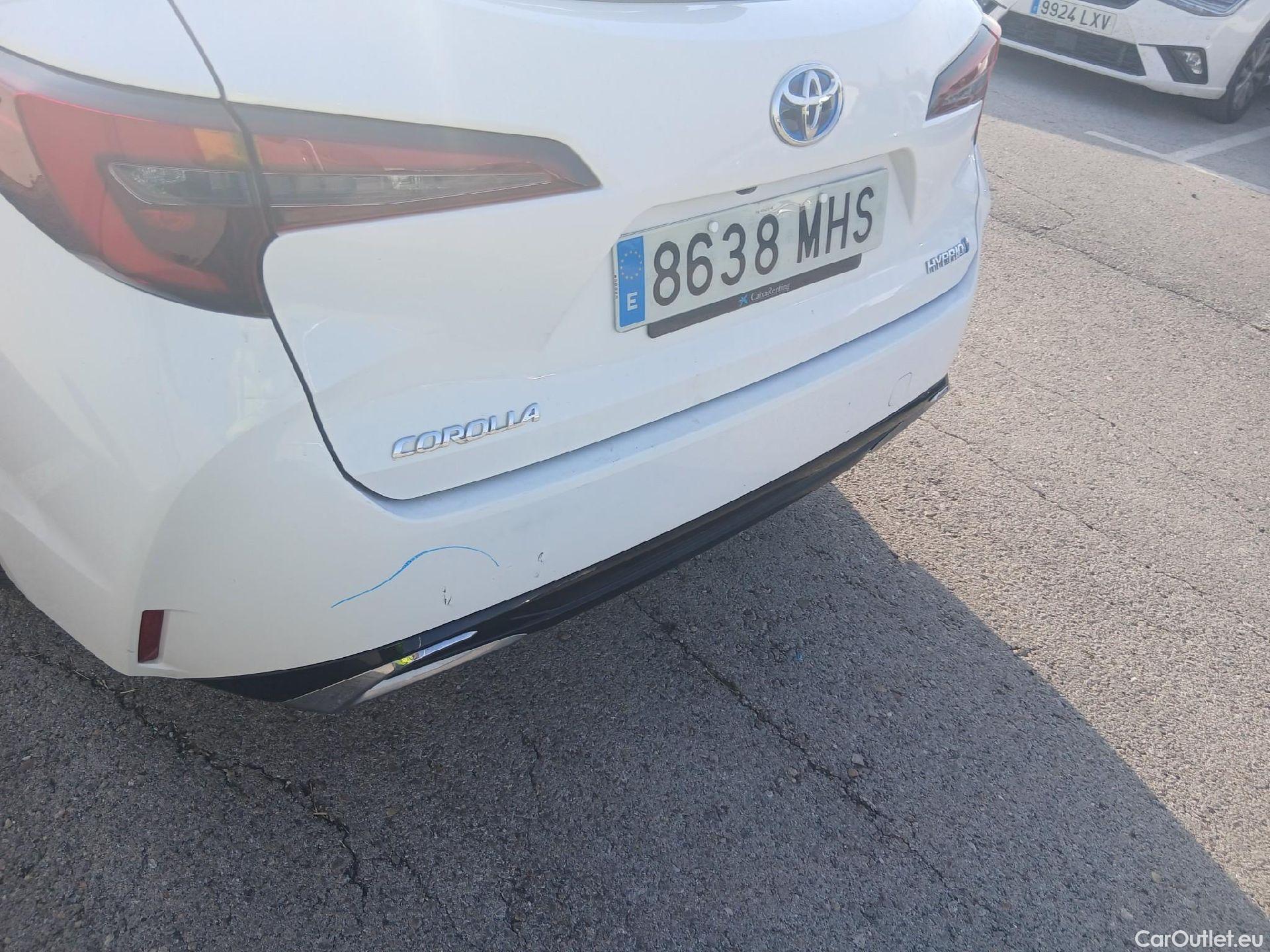  Toyota  Corolla TOYOTA  / 2019 / 5P / familiar 140H Active Plus Touring Sport #15