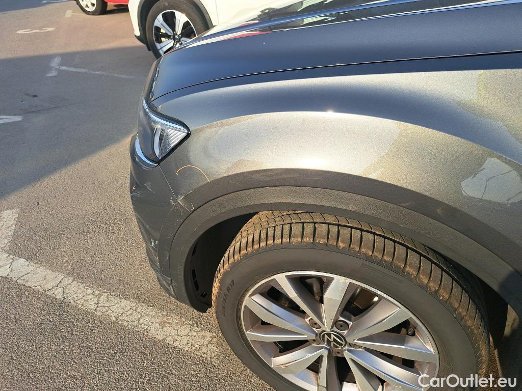  Volkswagen  T-ROC VOLKSWAGEN  / 2017 / 5P / todoterreno Advance R-Line 1.0 TSI 81kW (110CV) #18